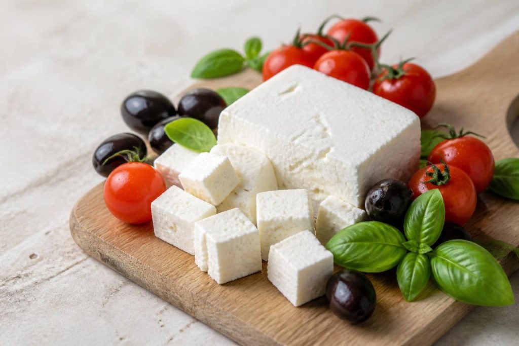 découvrez combien de calories contient 100g de feta et apprenez-en plus sur les valeurs nutritionnelles de ce fromage savoureux pour mieux gérer votre alimentation.